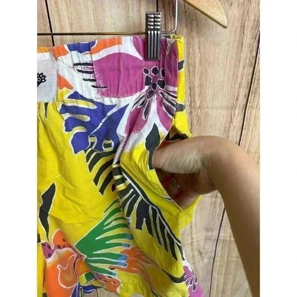 C'est Joli Shorts Yellow Floral Size M Read Description - Picture 3 of 8